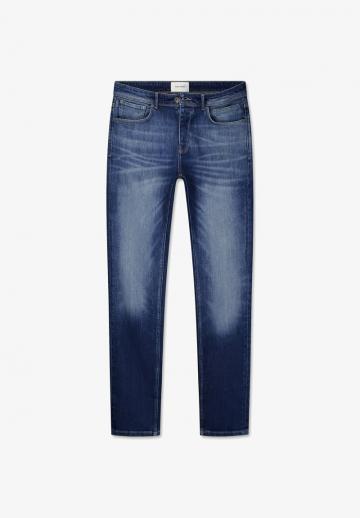 Узкие джинсы