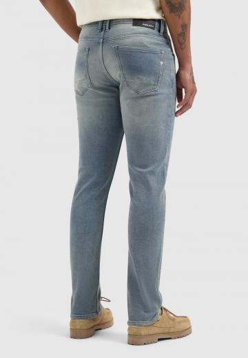 Узкие джинсы