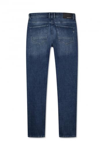 Узкие джинсы