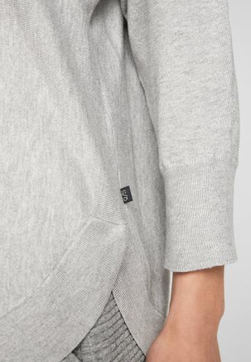 Пуловер с рукавом три четверти