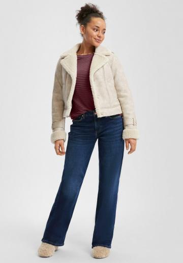 Пуловер в полоску