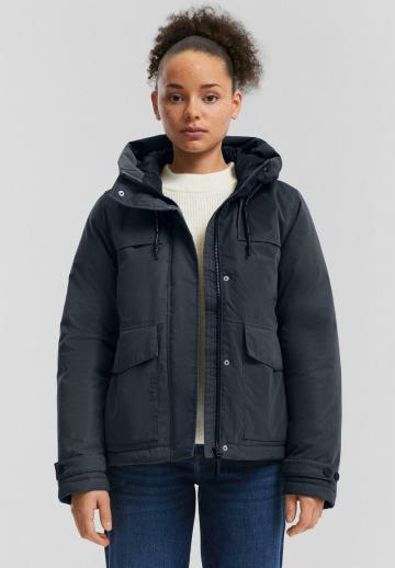 Куртка с накладнымит карманами