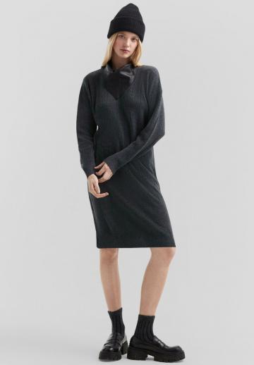 Вязаное платье