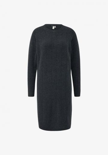 Вязаное платье