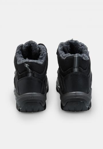 Зимние ботинки