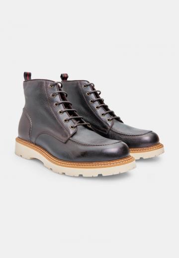 Ботинки на шнуровке
