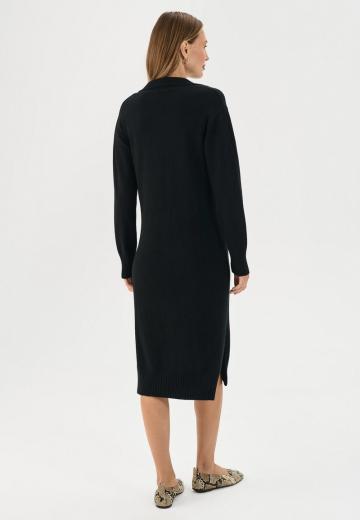 Вязаное платье