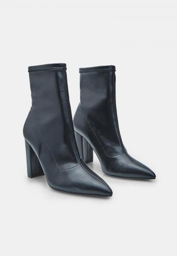 Полусапожки на высоком каблуке