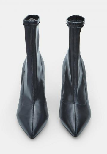 Полусапожки на высоком каблуке