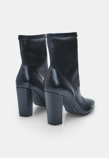 Полусапожки на высоком каблуке