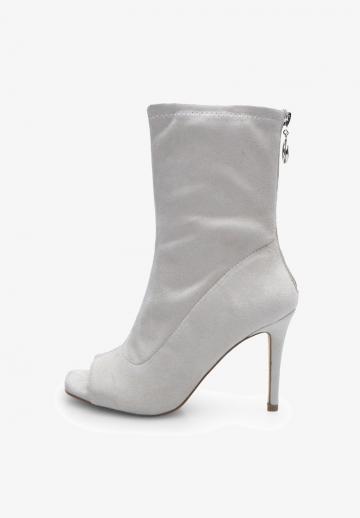 Полусапожки на высоком каблуке