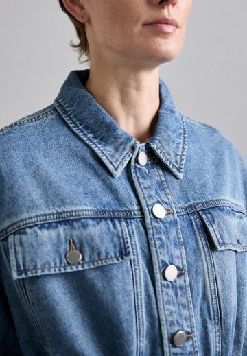 Джинсовая куртка