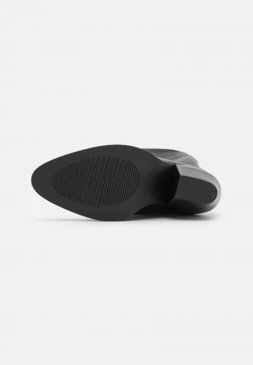 Ковбойские сапоги