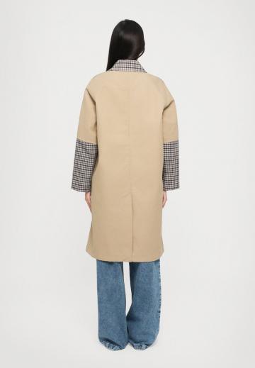 Шерстяное пальто