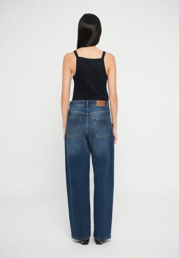 Джинсы бойфренда