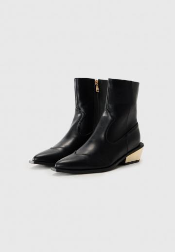 Ковбойские сапожки