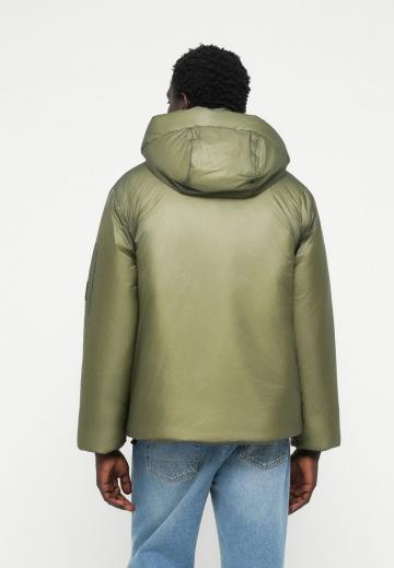 Зимняя куртка