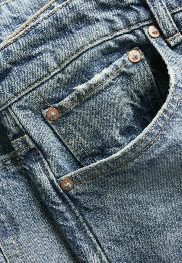 Прямые джинсы