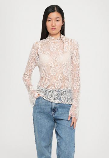 Клешеные брюки