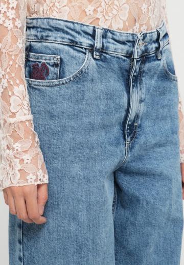 Клешеные брюки