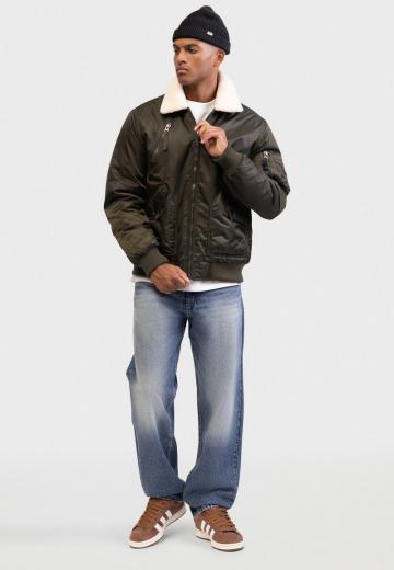 Куртка бомбер