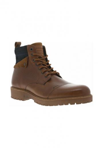 Ботинки на шнуровке