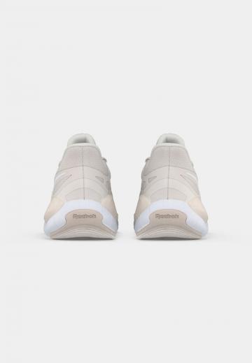 Тренировочные кроссовки