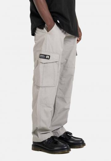 Брюки с накладными карманами