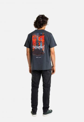 Узкие джинсы