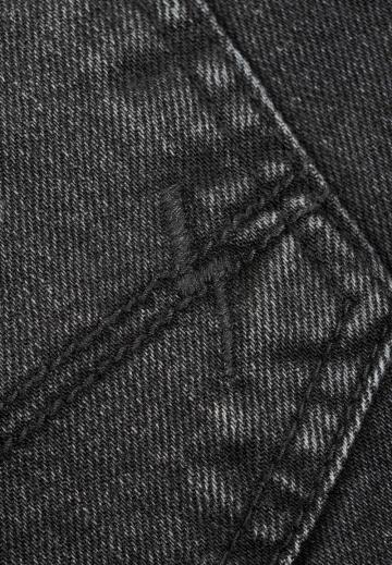 Узкие джинсы