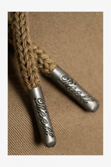 Брюки с накладными карманами