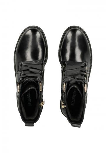 Ботинки на шнуровке