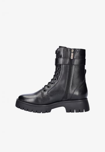 Ботинки на шнуровке