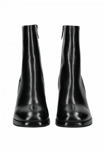 Полусапожки на высоком каблуке