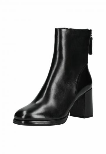 Полусапожки на высоком каблуке