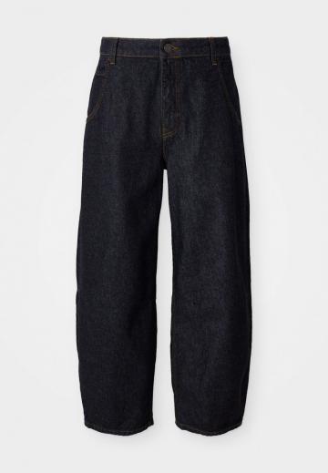 Свободные джинсы