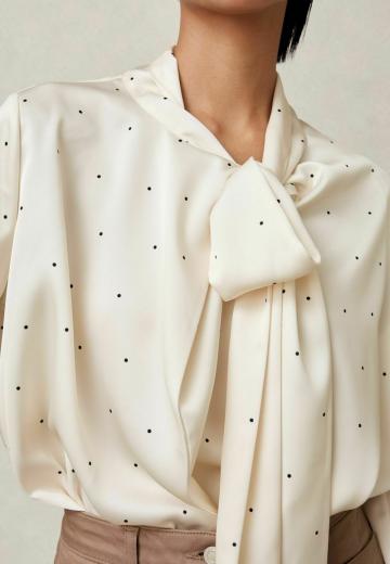 Атласная блузка