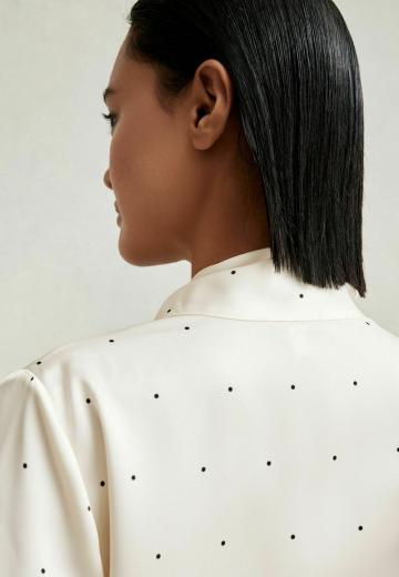 Атласная блузка