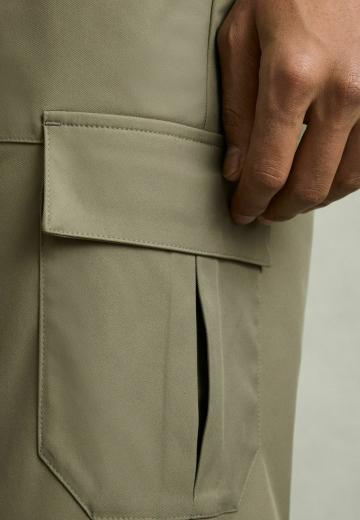 Брюки с накладными карманами