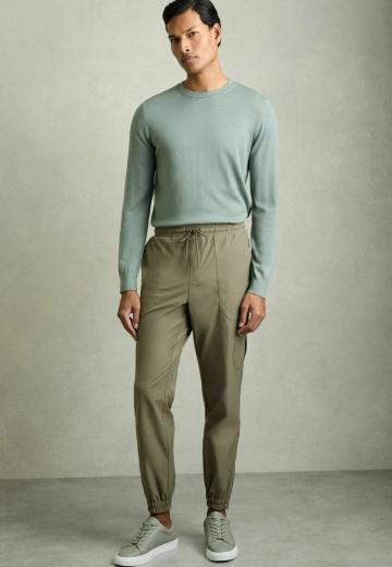 Брюки с накладными карманами