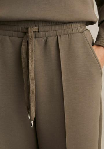 Спортивные штаны