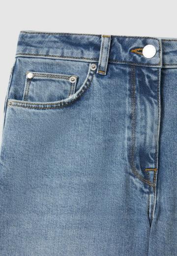 Прямые джинсы