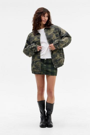 Куртка с накладнымит карманами