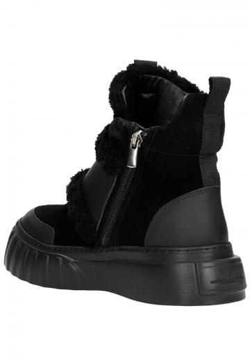 Зимние ботинки