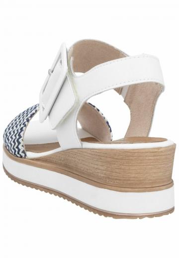 Босоножки на танкетке