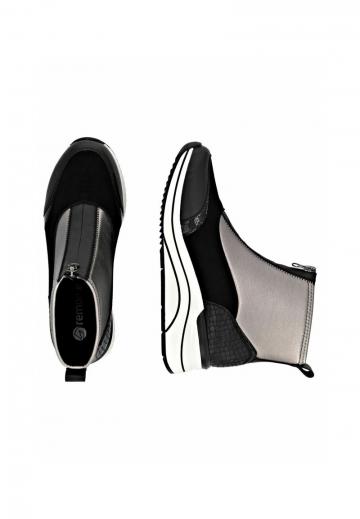 Сапожки на танкетке