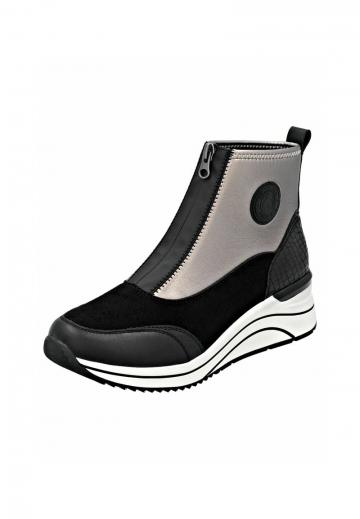 Сапожки на танкетке