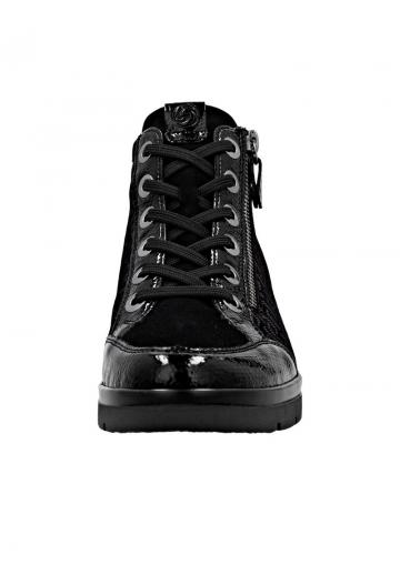 Сапожки на танкетке