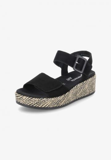 Босоножки на танкетке