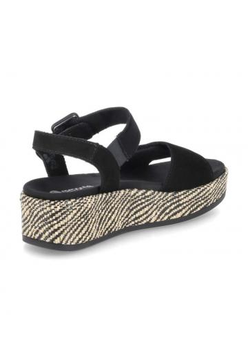 Босоножки на танкетке